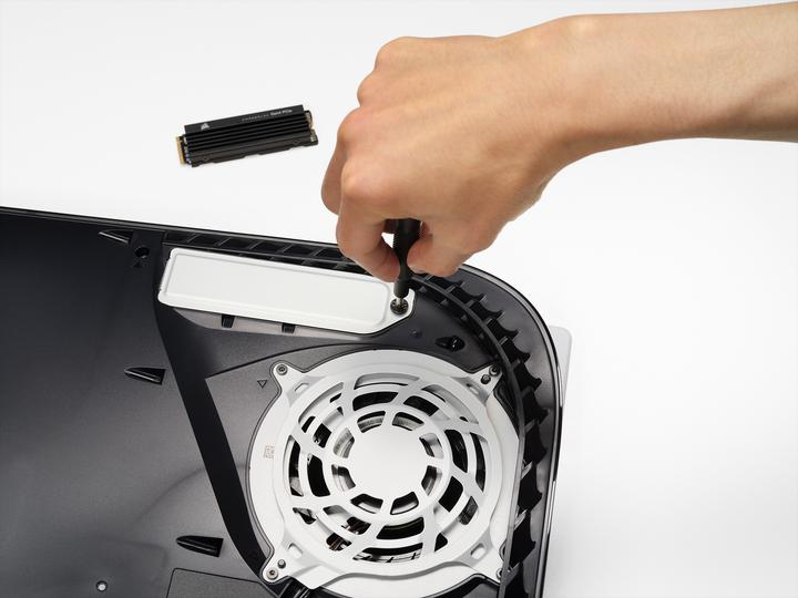 Actual product image Corsair MP600 PRO LPX (2000 GB, M.2 2280)