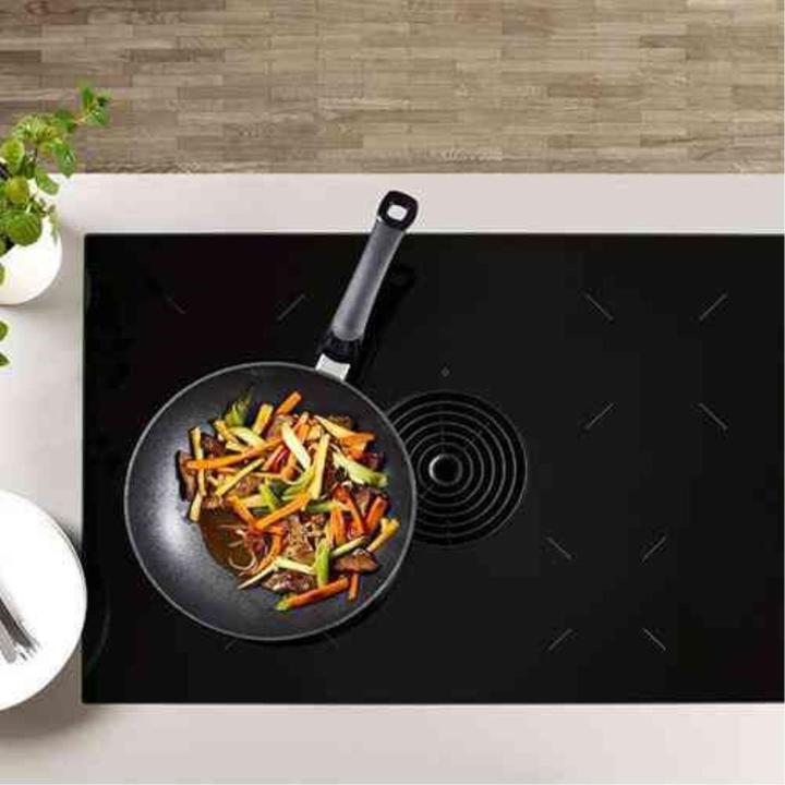 Produktbild Fissler Wokpfanne adamant 28cm (28 cm, Wok Pfanne, Aluminium)