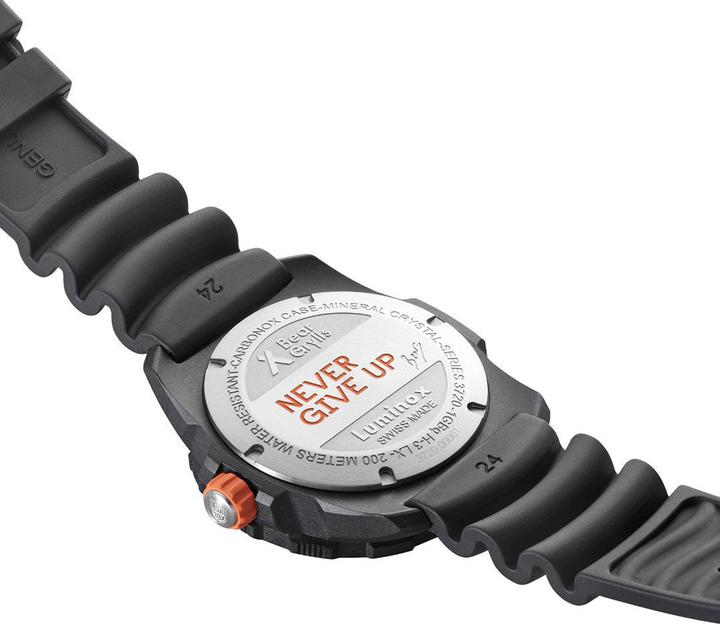 Immagine prodotto Luminox La sopravvivenza di Bear Grylls (Fatto in Svizzera, Orologio da polso analogico, 42 mm)