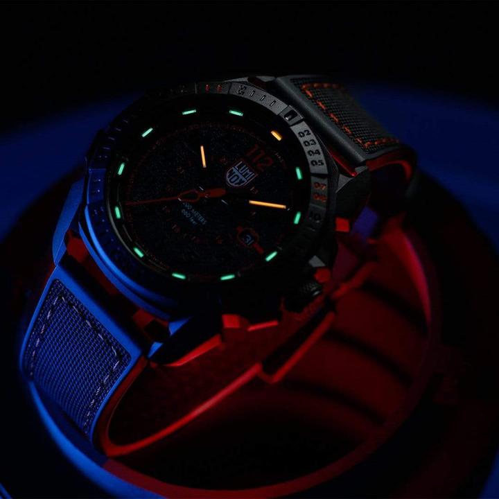 Image du produit Luminox Série Ice-Sar Arctic 1000 (Montre analogique, Swiss Made, 46 mm)
