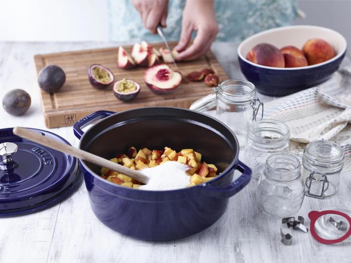 Actual product image Staub Cocotte (24 cm, Casserole + Stewpot, Cast iron)