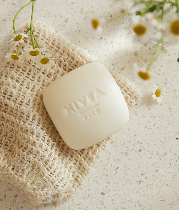 Actual product image NIVEA Magic Bar Sensitive (Oils)