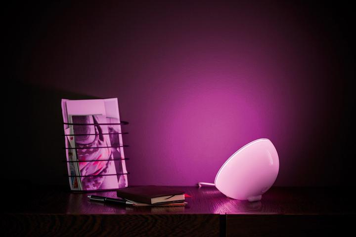 Actual product image Philips Hue Go Base BT (520 lm)