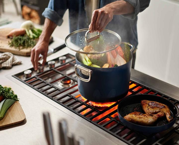 Actual product image Joseph Joseph Space soup pot with folding handles D25cm (25 cm, Pot, Aluminium)