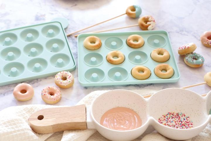 Produktbild ScrapCooking Silikon Backform für 12 Mini-Donuts