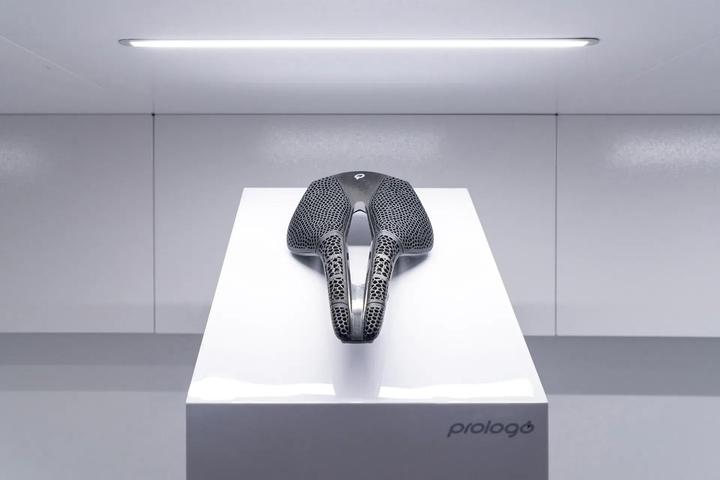Actual product image Prologo Nago R4 PAS 3D