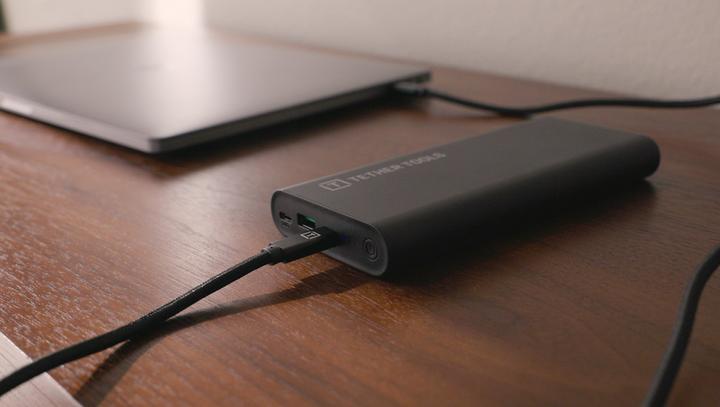 Produktbild Tether Tools ONsite USB-C 100W PD Battery Pack (25,600 mAh) (25.60 mAh, 150 W, 150 Wh)