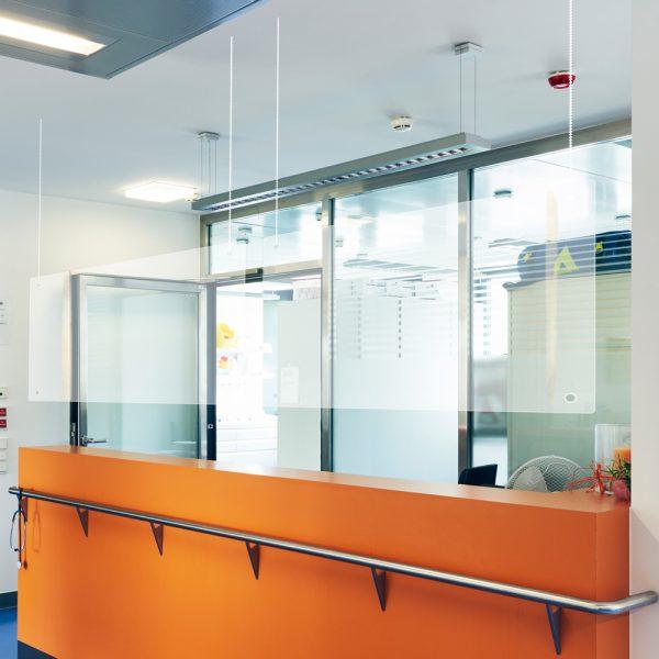Produktbild Franken Trennwand mit Deckenhänger (80 cm, 65 cm)