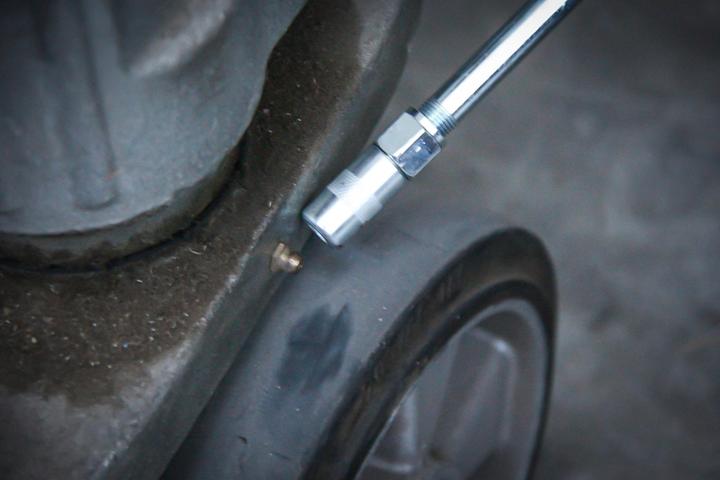 Actual product image BGS One-hand grease gun