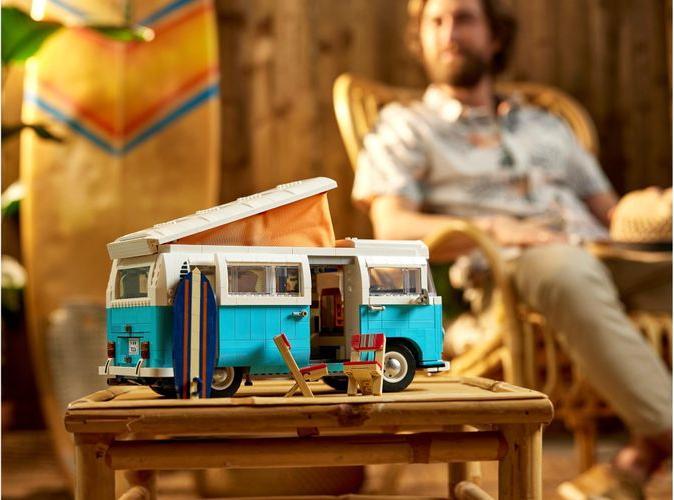 Immagine prodotto LEGO Volkswagen T2 Camping Bus (10279, LEGO Creator Expert, Set LEGO rari)