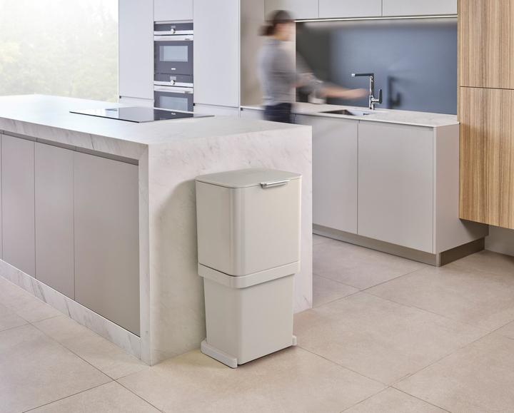 Produktbild Joseph Joseph Totem Pop 40L Mülltrennungs- & Recycling-Einheit - Stein (40 l)