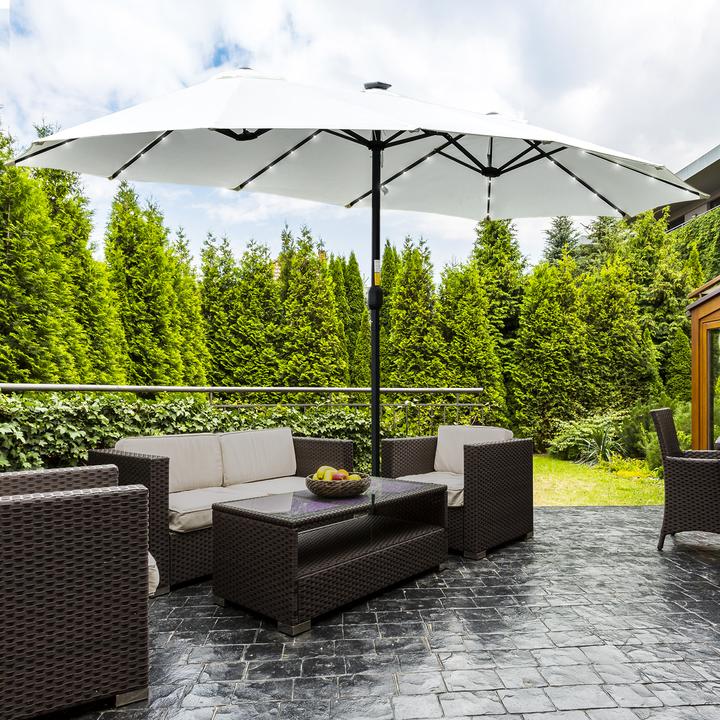 Produktbild Outsunny Sonnenschirm mit Solar-LED-Leuchte (2.65 m)