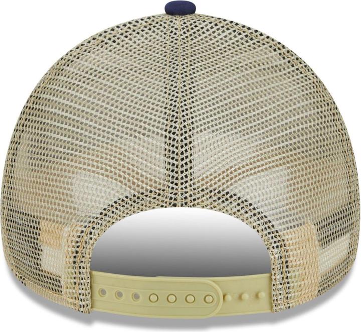 Actual product image New Era 9Forty Trucker San Diego Padres