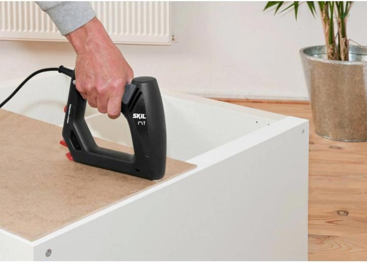 Produktbild Skil 8200 AC Elektrotacker Klammern