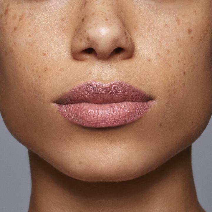 Actual product image Shiseido Lip Liner (02 Beige)