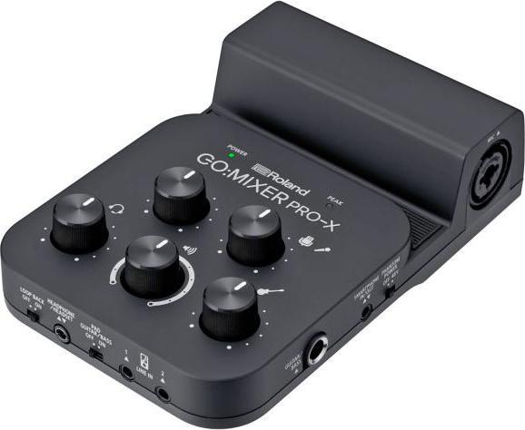 Produktbild Roland GO Mixer Pro-X Audio-Interface mit Kopfhörer