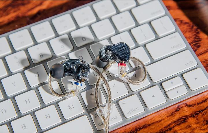 Actual product image FiiO FA7 (Cable)