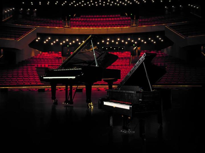 Actual product image LEGO Concert grand piano (21323, LEGO Ideas, LEGO Rare Sets)