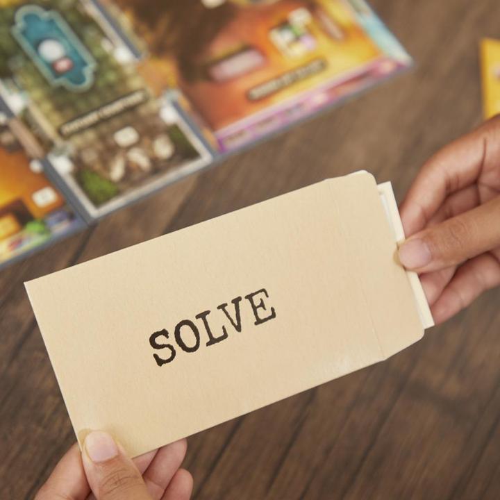 Actual product image Hasbro Cluedo Escape Heist at the Museum (NO)