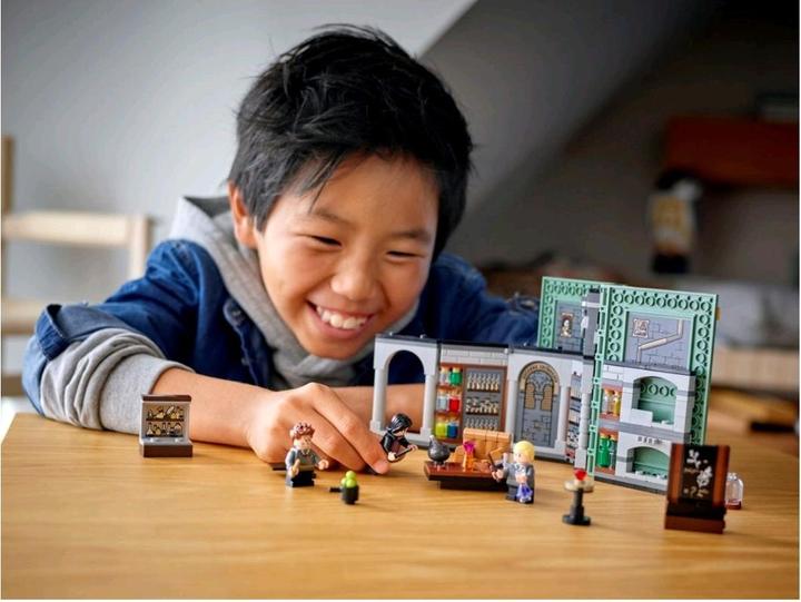 Image du produit LEGO L'instant de Poudlard : la classe des potions (76383, LEGO Harry Potter, LEGO difficiles à trouver)