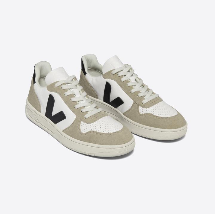 Actual product image Veja V-10 (41)