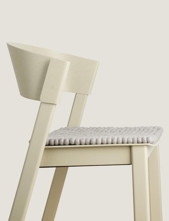 Produktbild Myfelt Luis – Filzkugel Sitzauflage quadratisch (36 x 36 cm)