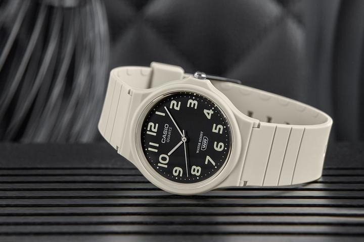 Produktbild Casio MQ-24UC-8BDF Uhr + BOX