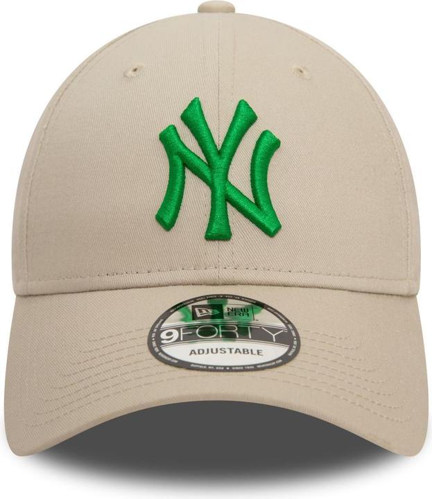 Actual product image New Era 9Forty Strapback Cap - New York Yankees stone beige