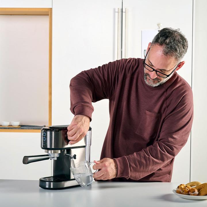 Produktbild Black & Decker Kolbowy ekspres do kawy Black+Decker BXCO1350E (EU-Stecker)
