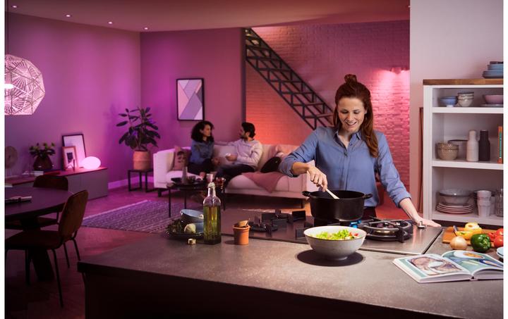 Produktbild Philips Hue Starter-Kit (E27, 9 W, 1055 lm, 3 x, F)