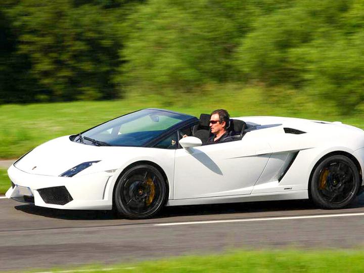 Produktbild Smartbox Fahren auf der Strasse: 1 Leih-Lamborghini Gallardo Spyder oder Coupé für 12 Stunden (1 Pers.)