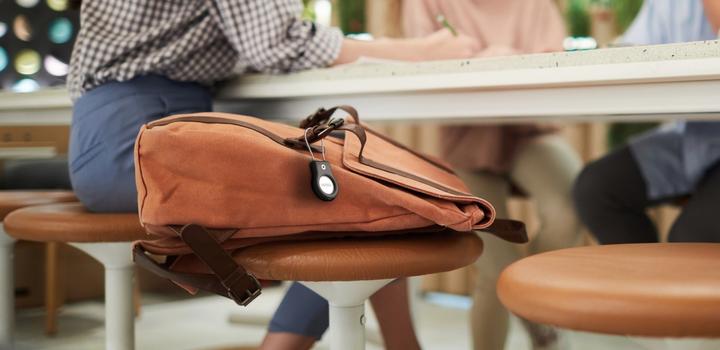 Produktbild Belkin AirTag Anhänger mit Karabinerhaken
