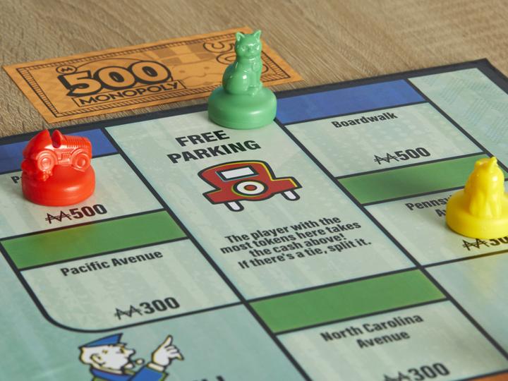Actual product image Hasbro Gaming Monopoly (Italian)