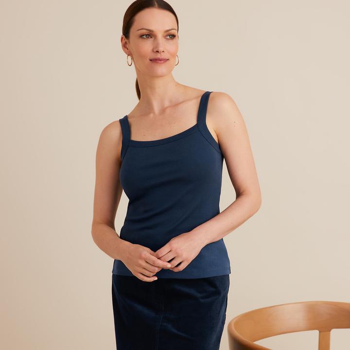 Anne Weyburn Top