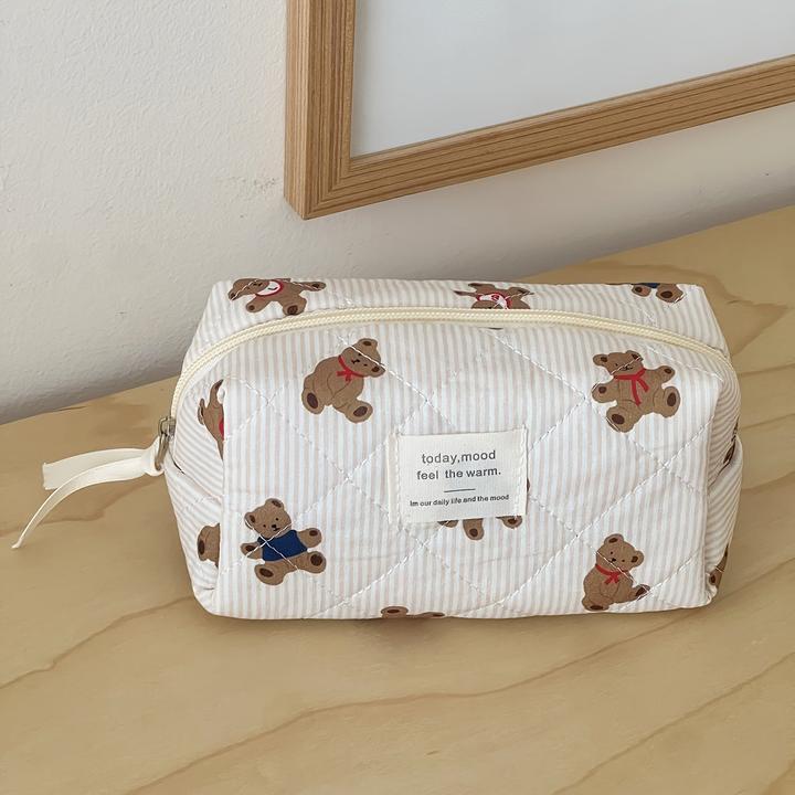 Produktbild Only-Bags.Store Kuschelige gesteppte Teddybär-Kosmetiktasche - perfekt für Reise oder Schule - weiches
