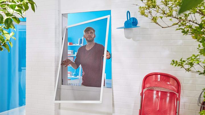 Image du produit tesa Moustiquaire Alu COMFORT pour fenêtres, avec cadre en aluminium, sans perçage (120 x 150 cm)