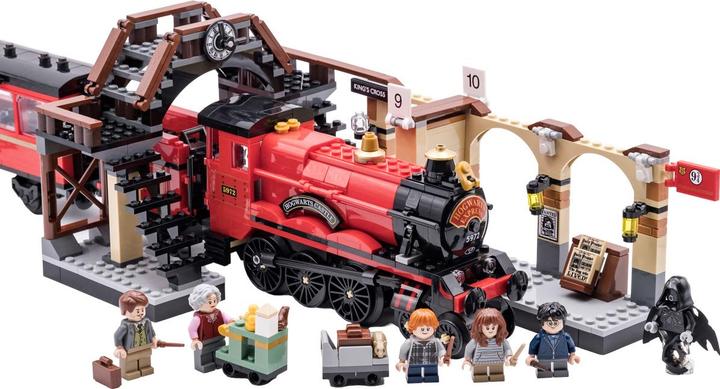 Actual product image LEGO Harry Potter Hogwarts Express (75955, LEGO Harry Potter, LEGO Rare Sets)