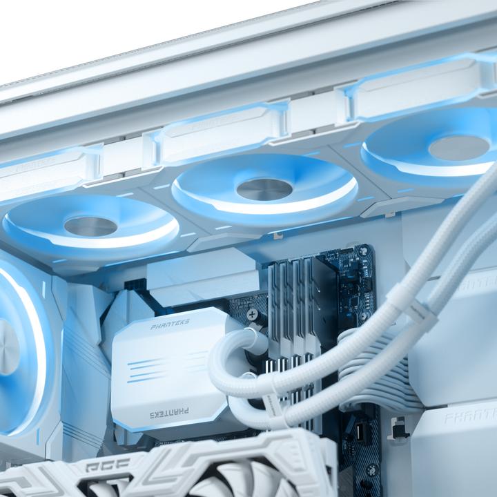 Actual product image Phanteks Glacier One 420D30