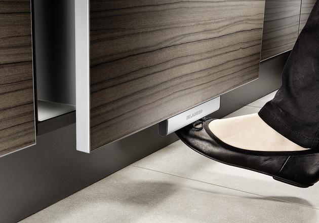 Actual product image Blanco Foot pedestal Movex 519357
