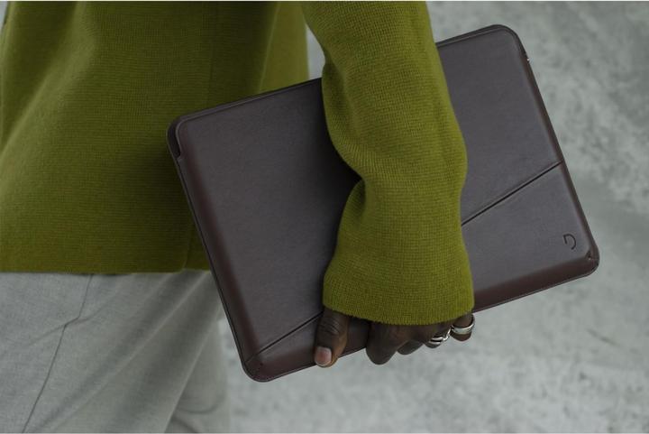Actual product image Decoded Leather Frame Sleeve for MacBook 16" brown (15.98", Apple)