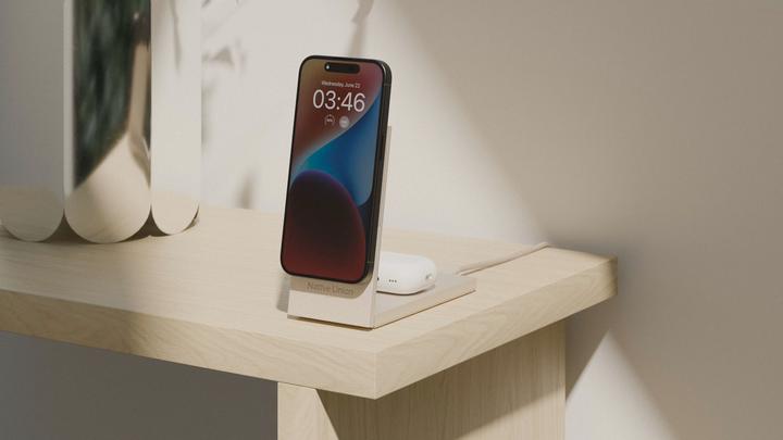 Actual product image Native Union Rise 2-In-1 Qi2 Wireless Charger Sandstone (15 W)