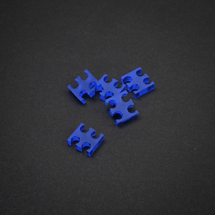 Actual product image King Mod 4-slot cable comb 3mm small - blue - set of 5