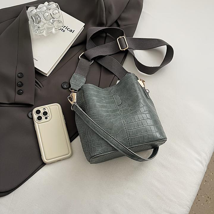 Actual product image Only-Bags.Store Bucket bag with crocodile pattern - Versatile shoulder and crossbody bag, dirt-repellent