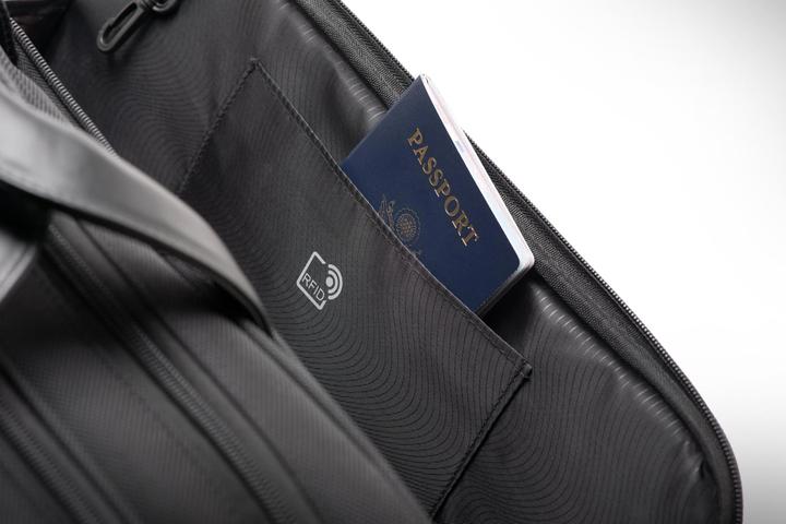 Actual product image Kensington Contour 2.0 Pro (17", Universal)