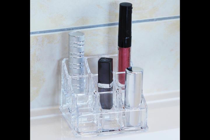 Actual product image Lipstick stand, acrylic, empty, 9 x 9 cm