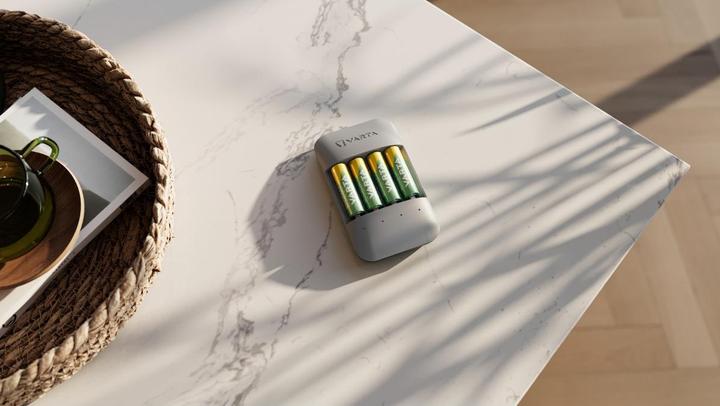 Actual product image Varta Eco Charger Pro Recycled (1 pcs., AAA, 800 mAh, Battery + charger)