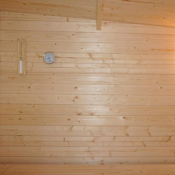 Produktbild Home Deluxe Saunahaus Outdoor mit Vorraum MACAH XL- 400 x 217 cm für 5 Personen - Sauna mit 8kW Ofen