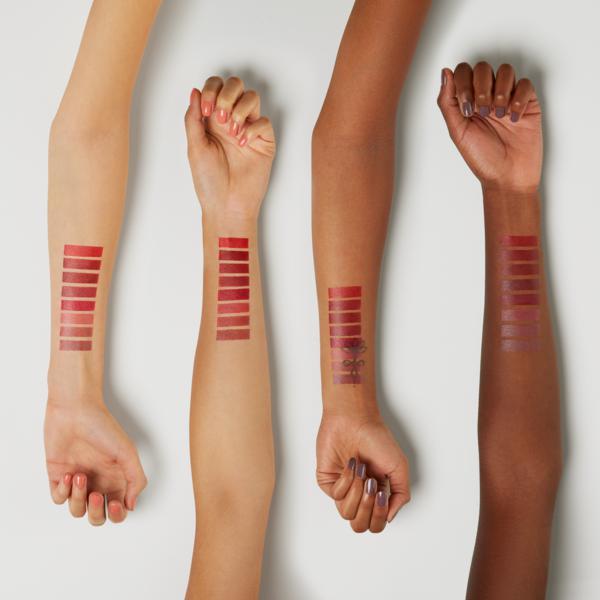 Produktbild essence Lippenstift Long Lasting 02 Just Perfect (Just perfect)