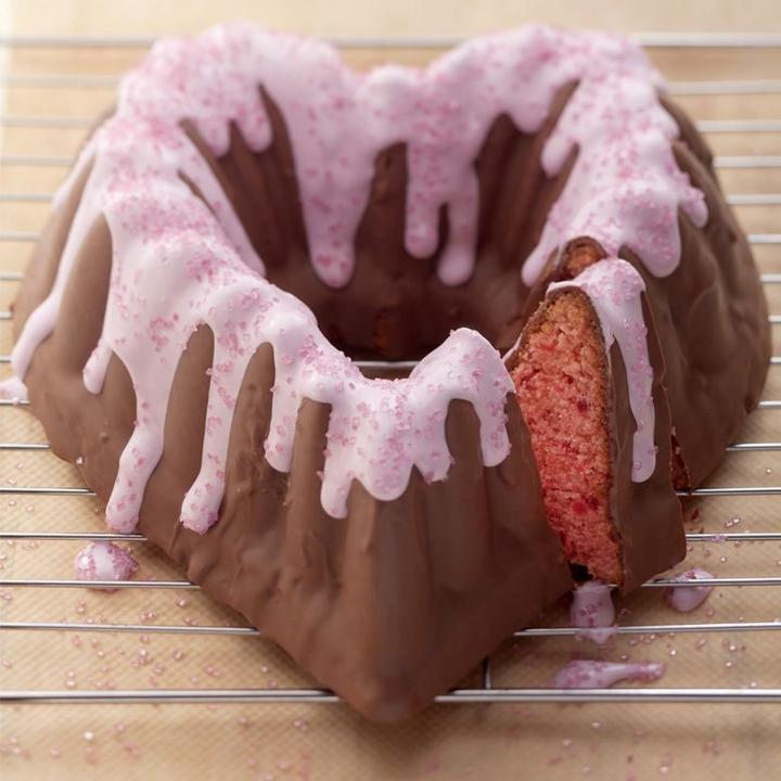 Image du produit Nordic Ware Moule à couronne en forme de coeur (23.50 cm)