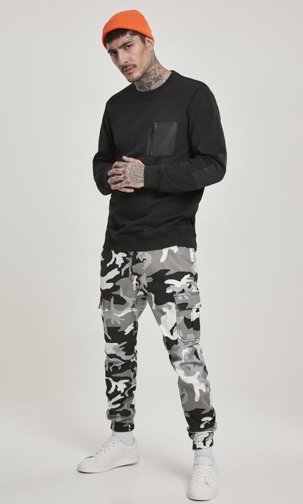 Actual product image Urban Classics Camo Cargo Jogging Pants 2.0 (32)